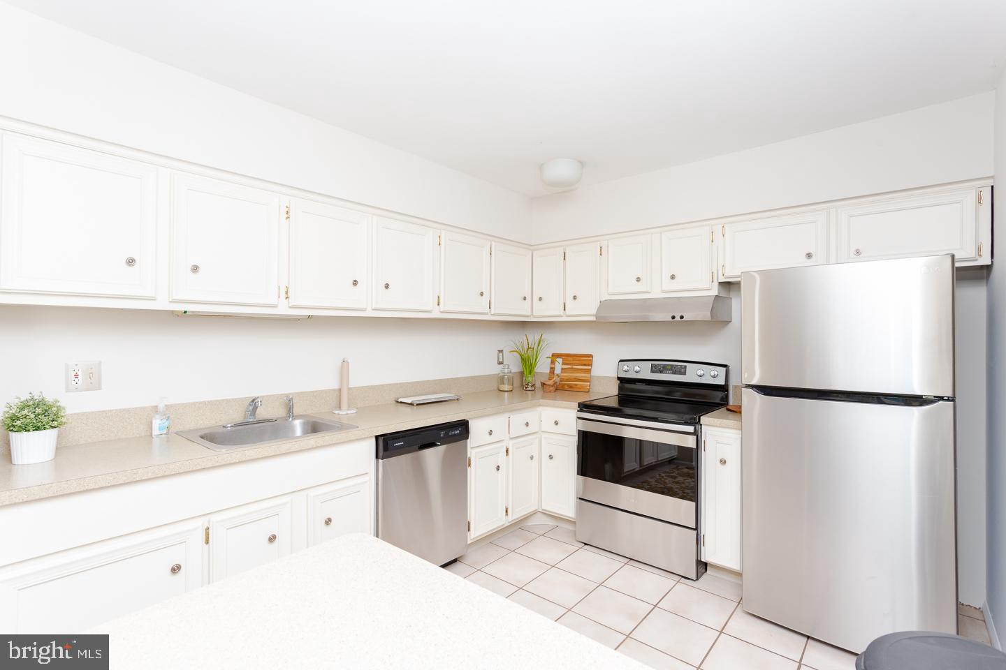 707 Raintree Lane Malvern, PA 19355 - Photo 8 of 18 Gallery Image 8