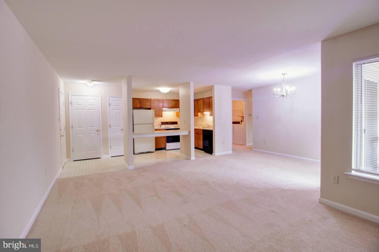 2104 Whitehall Road, Unit 1D Frederick, MD 21702 - Photo 3 of 16 LIVING ROOM