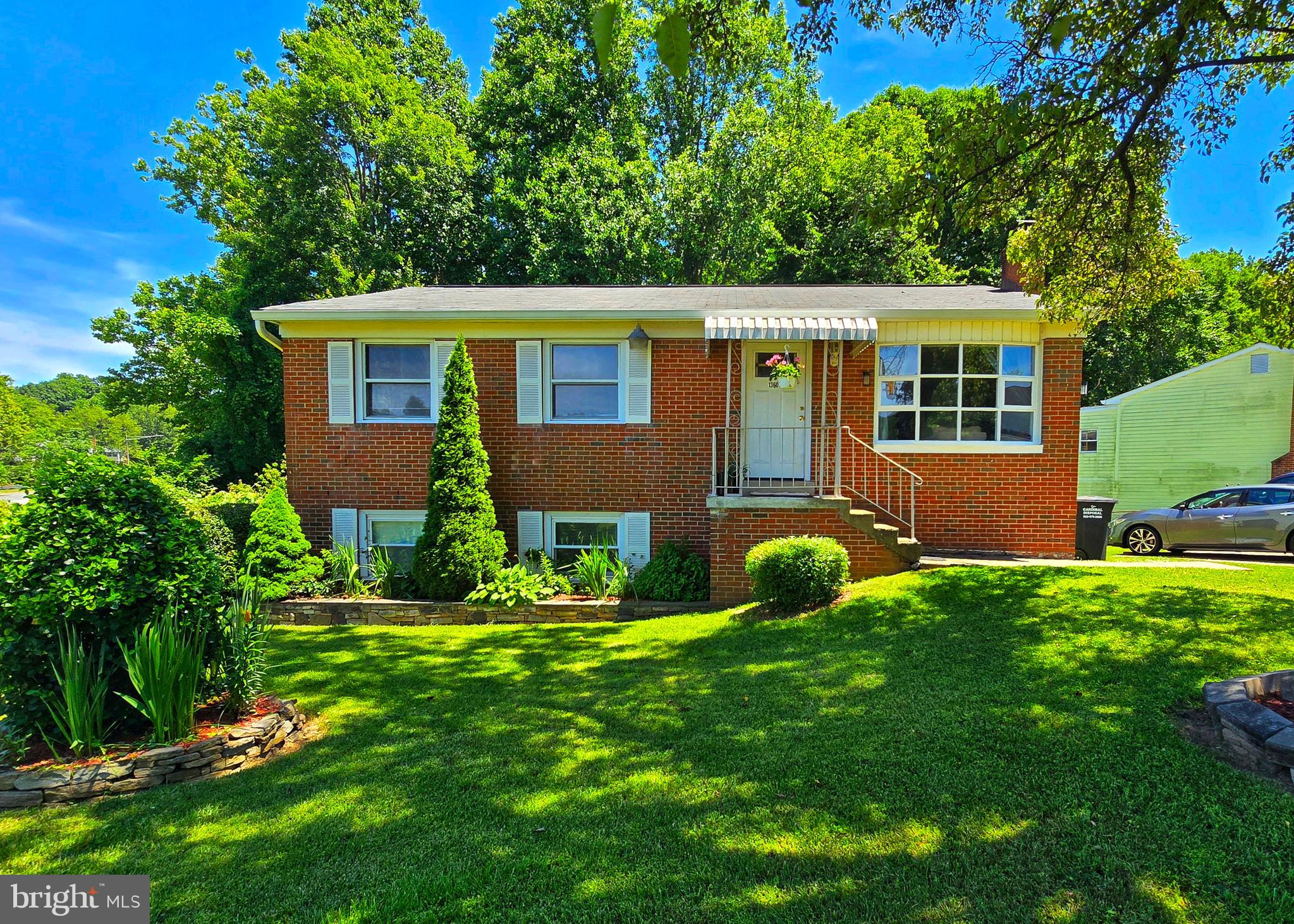 13601 Lindendale Road Woodbridge, VA 22193 - Photo 1 of 45 WELCOME HOME!