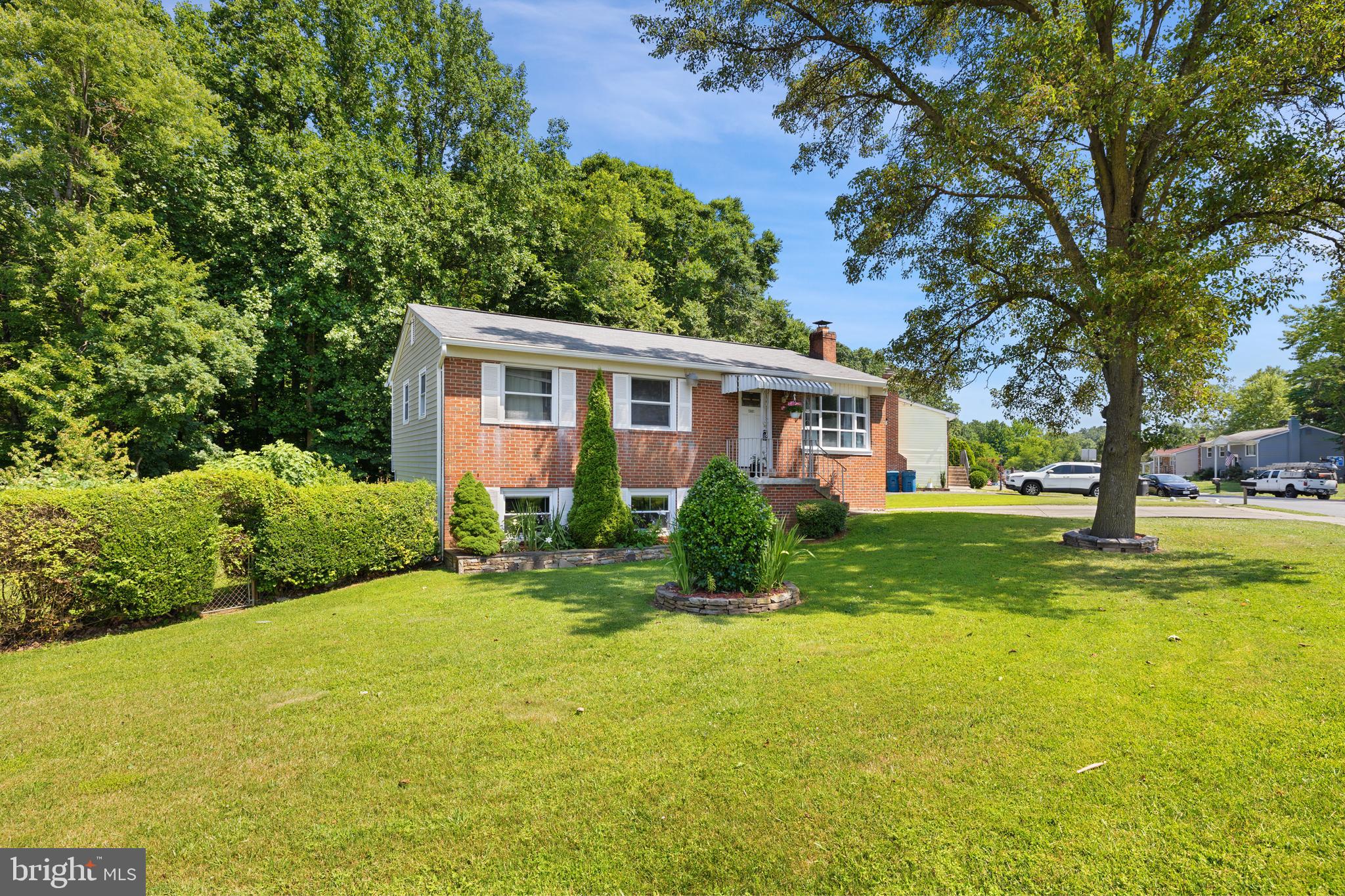 13601 Lindendale Road Woodbridge, VA 22193 - Photo 2 of 45