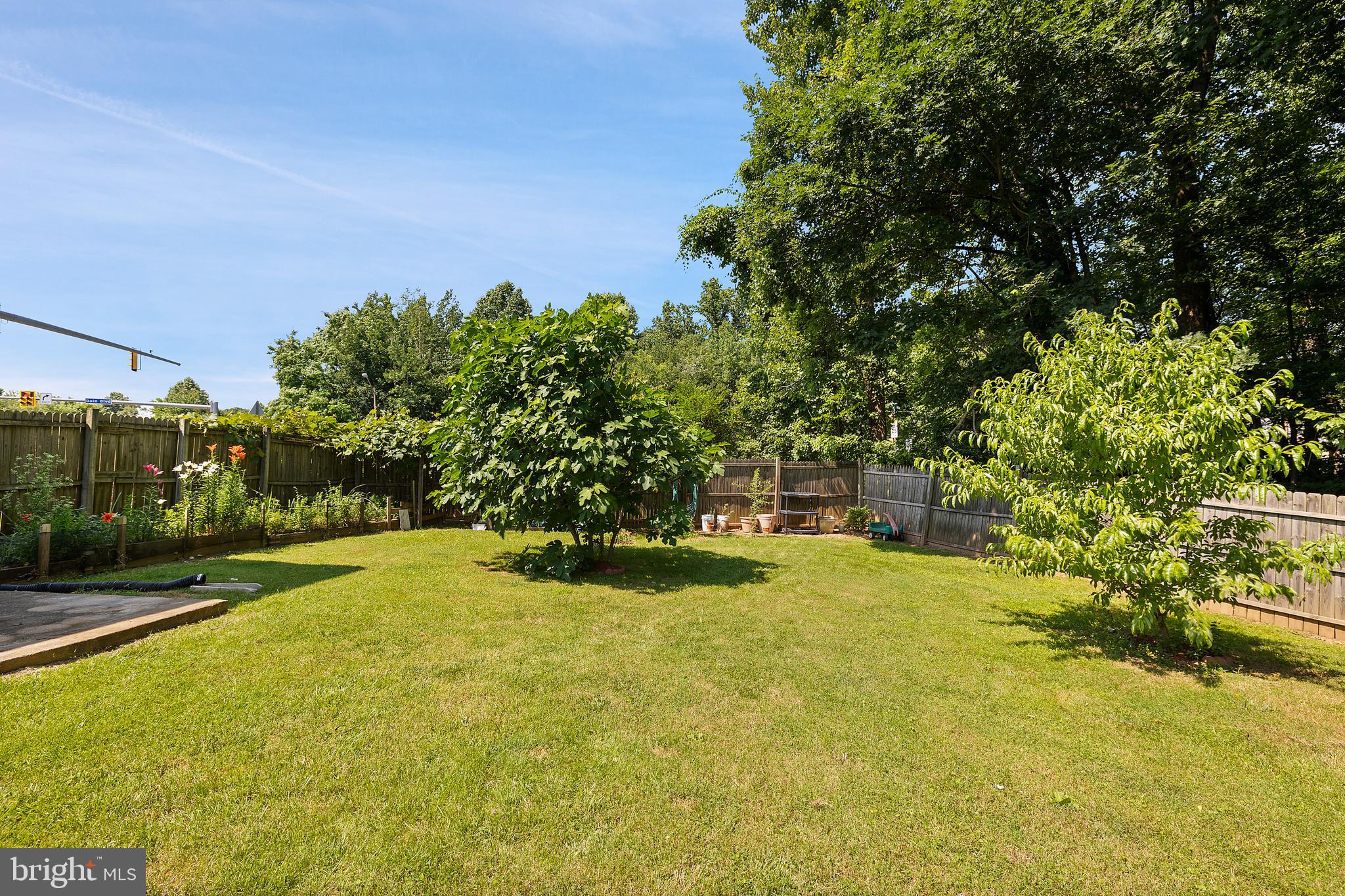 13601 Lindendale Road Woodbridge, VA 22193 - Photo 33 of 45 Backyard