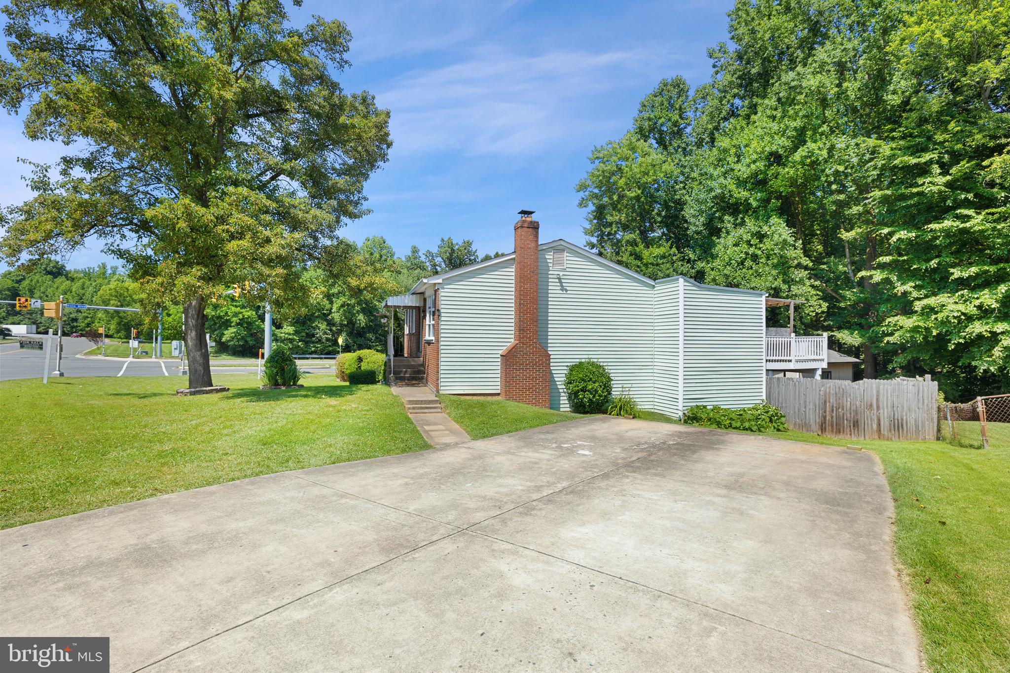 13601 Lindendale Road Woodbridge, VA 22193 - Photo 37 of 45 Parking