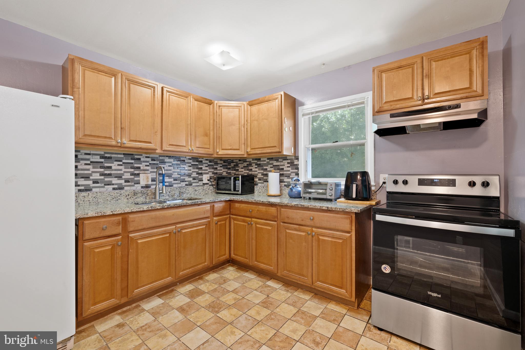 13601 Lindendale Road Woodbridge, VA 22193 - Photo 9 of 45 Kitchen