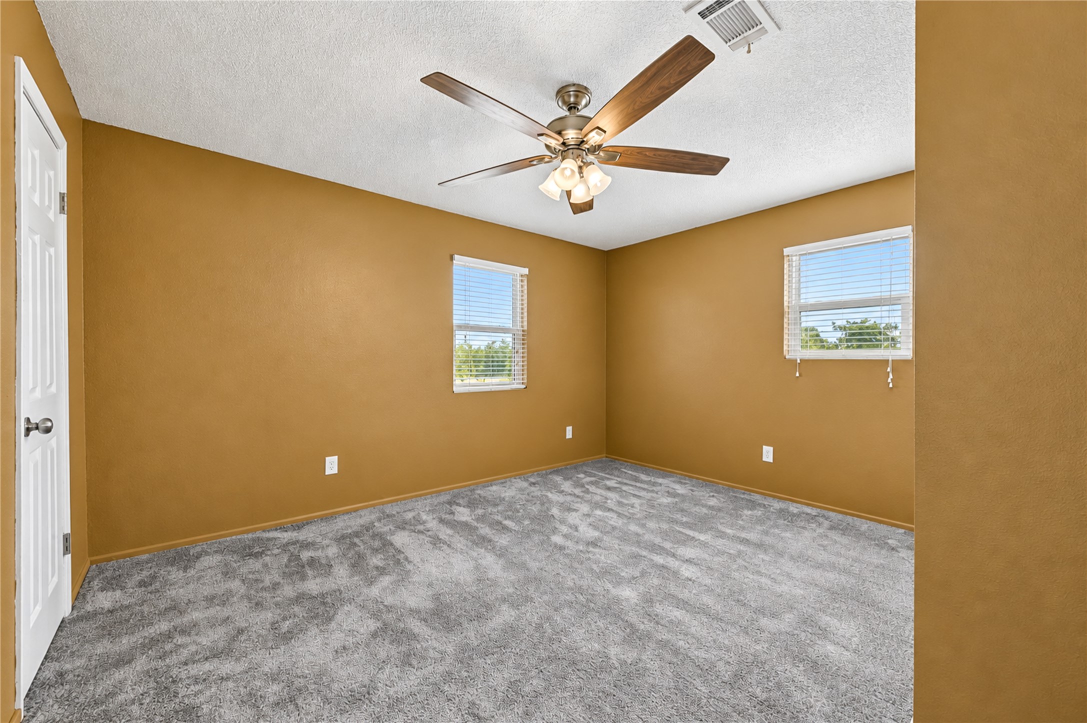 11605 Strom Road Dickinson, TX 77539 - Photo 19 of 41 Primary bedroom