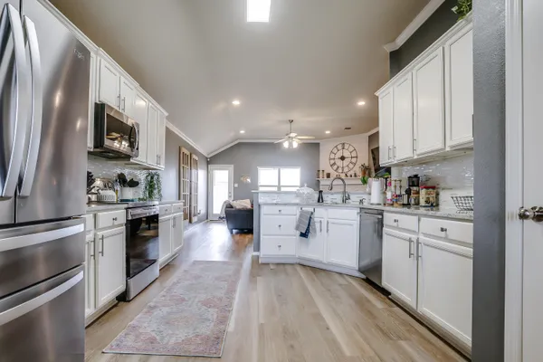$2,095 | 7633 85th Street, Lubbock, TX 79424