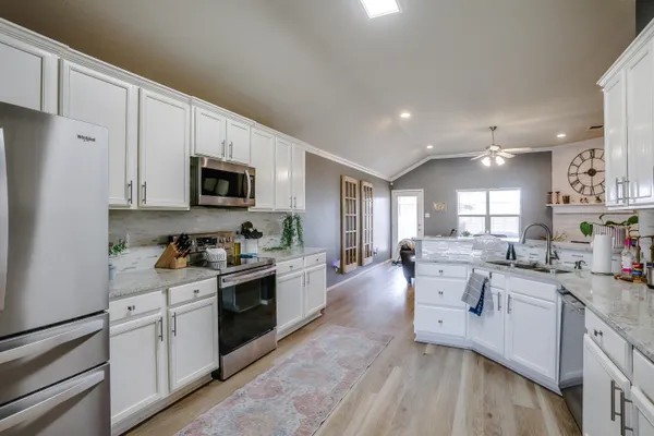 $2,095 | 7633 85th Street, Lubbock, TX 79424