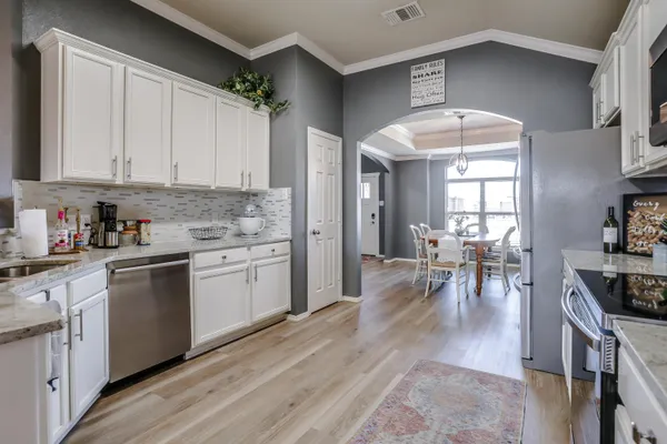 $2,095 | 7633 85th Street, Lubbock, TX 79424