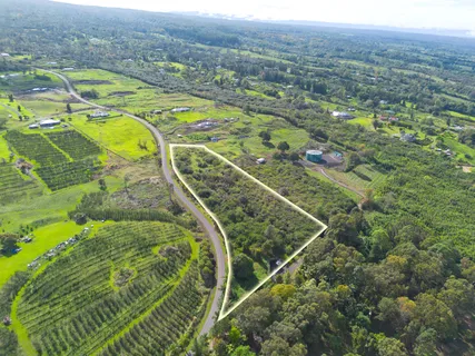 a view of a tennis court