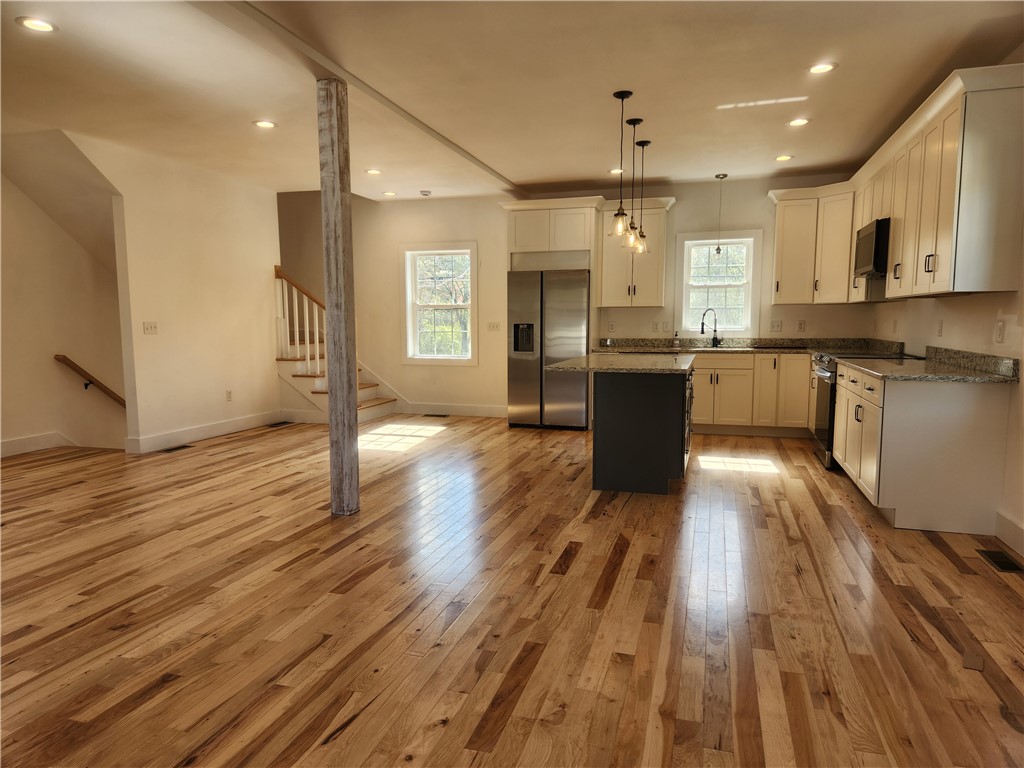 1284 Boston Neck Road Saunderstown, RI 02874 - Photo 7 of 24
