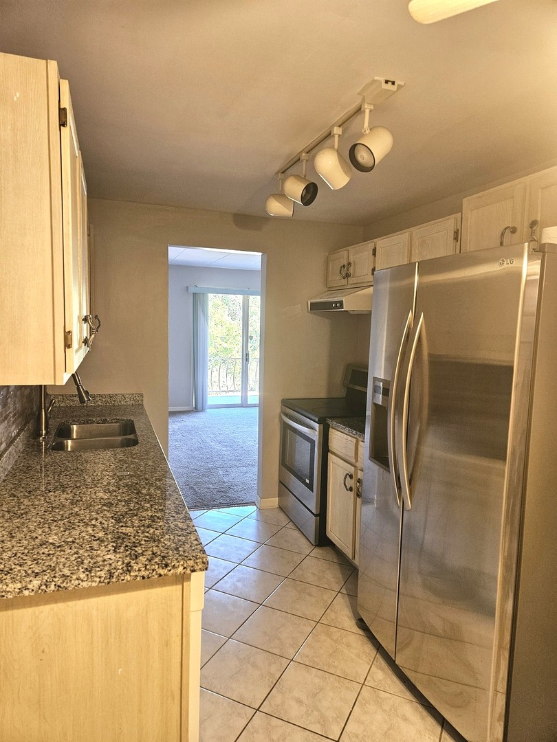 18855 Burnham Avenue, Unit 231 Lansing, IL 60438 - Photo 6 of 12