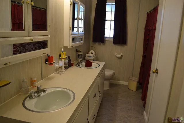 $190,000 | 163 Comeaux Drive, Lockport, LA 70374