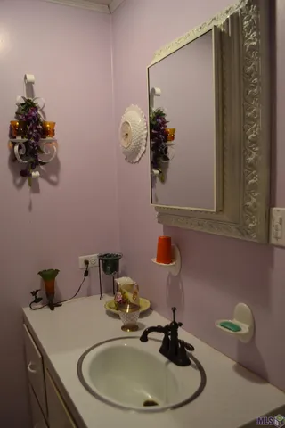 $190,000 | 163 Comeaux Drive, Lockport, LA 70374