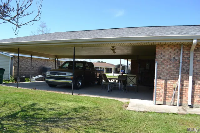 $190,000 | 163 Comeaux Drive, Lockport, LA 70374