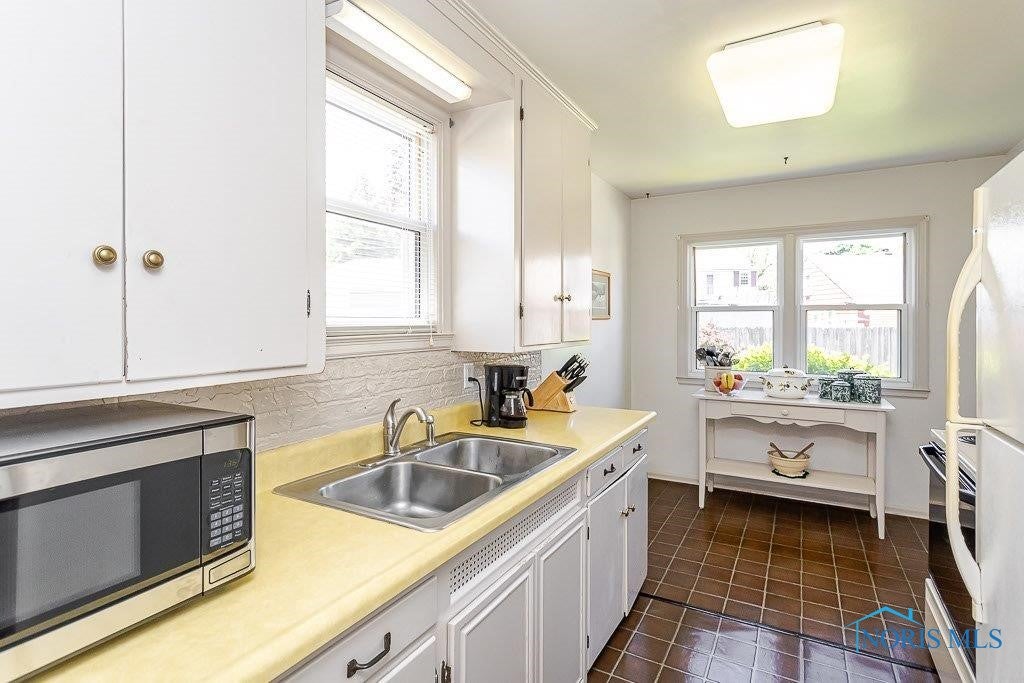 3715 Bellevue Road Toledo, OH 43613 - Photo 9 of 19 Gallery Image 9