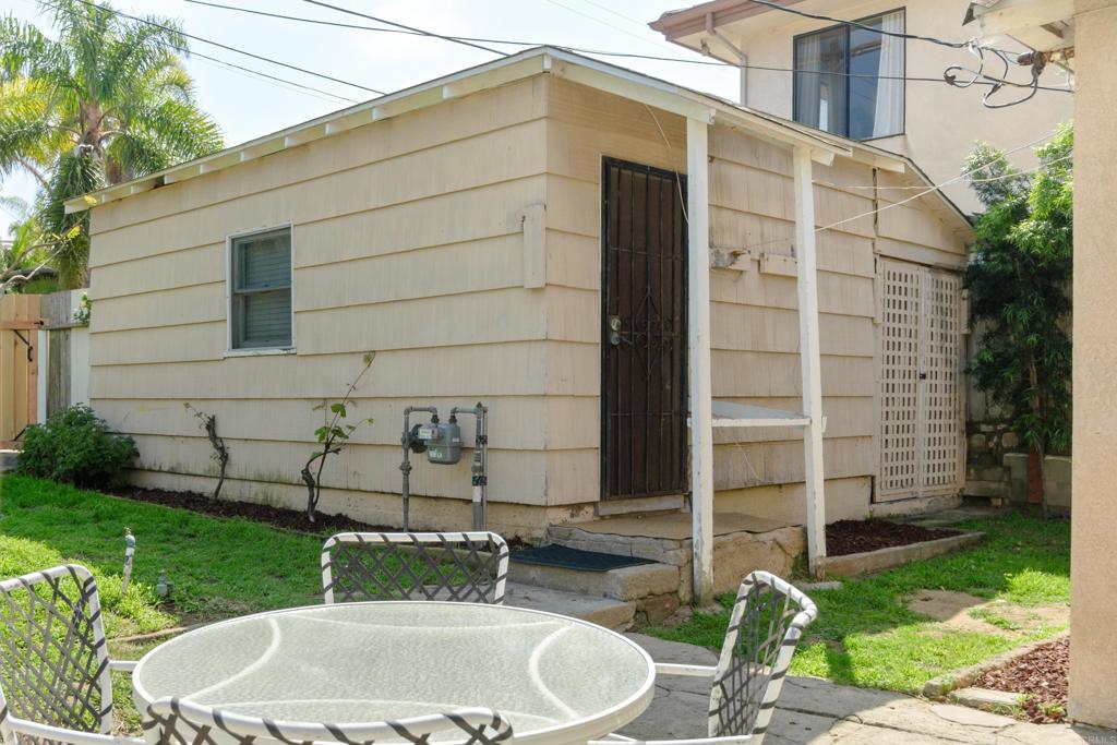 135 4th Street Encinitas, CA 92024 - Photo 31 of 33