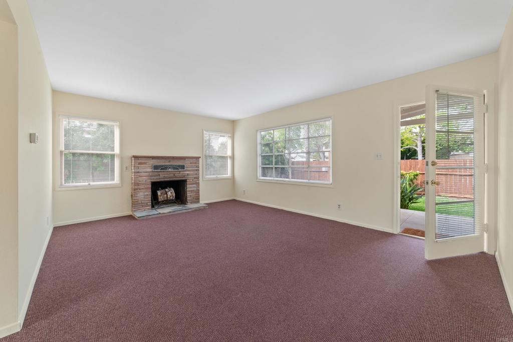 135 4th Street Encinitas, CA 92024 - Photo 8 of 33