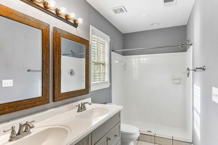 211 Longleaf Road Summerville, SC 29486 - Photo 8 of 19 1615925415175PR6A4380