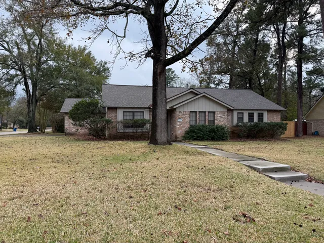 $2,100 | 717 Blue Ridge Drive, Shenandoah, TX 77381