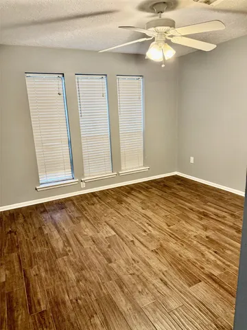 $2,100 | 717 Blue Ridge Drive, Shenandoah, TX 77381