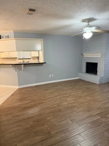 $2,100 | 717 Blue Ridge Drive, Shenandoah, TX 77381