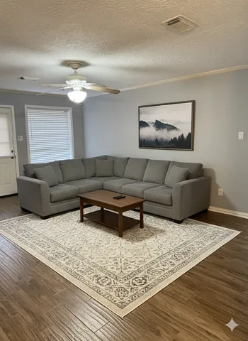 $2,100 | 717 Blue Ridge Drive, Shenandoah, TX 77381