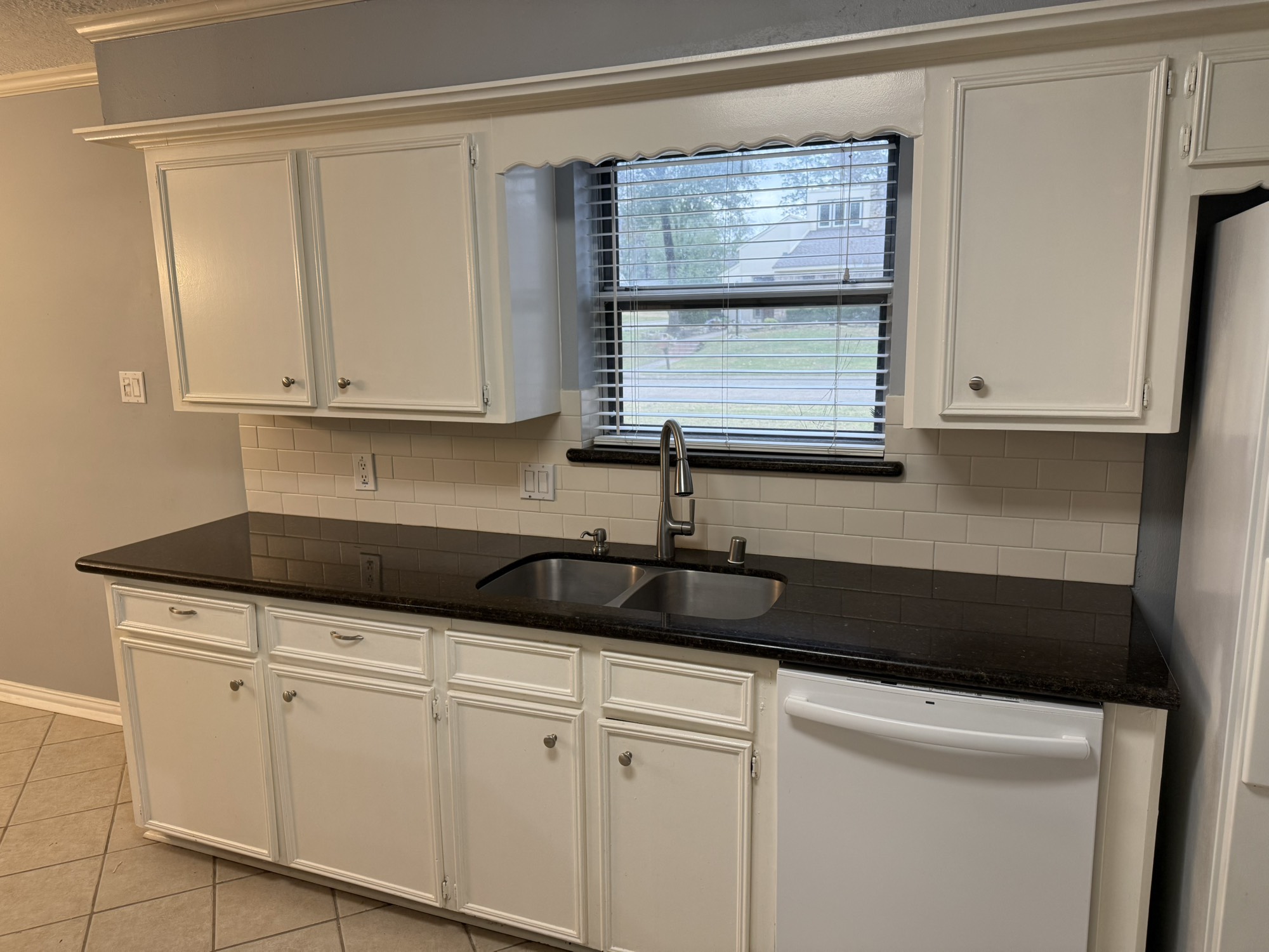 717 Blue Ridge Drive Shenandoah, TX 77381 - Photo 4 of 7