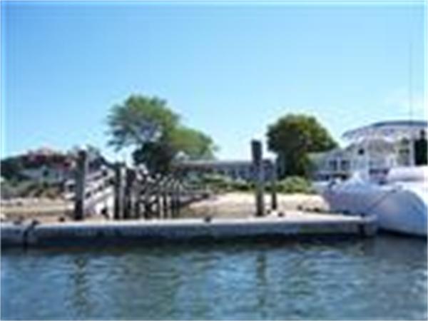 200 Bay Shore Road Barnstable, MA 02601 - Photo 7 of 20 Gallery Image 7