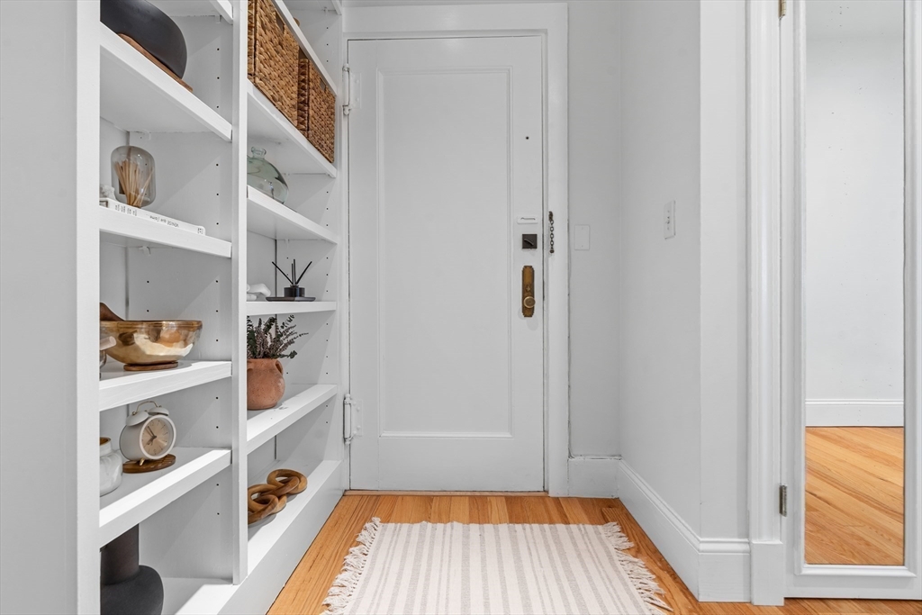 286 Beacon Street, Unit 1 Boston, MA 02116 - Photo 18 of 30