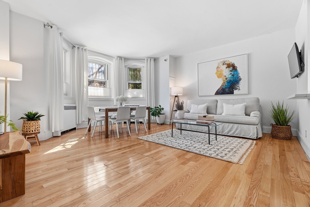 286 Beacon Street, Unit 1 Boston, MA 02116 - Photo 2 of 30