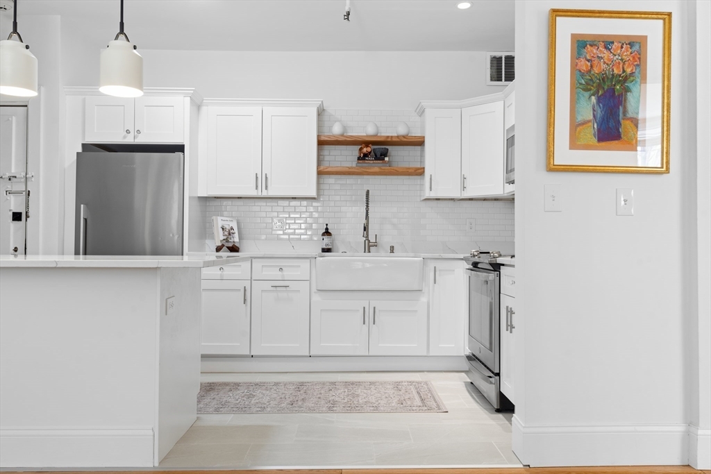 286 Beacon Street, Unit 1 Boston, MA 02116 - Photo 8 of 30