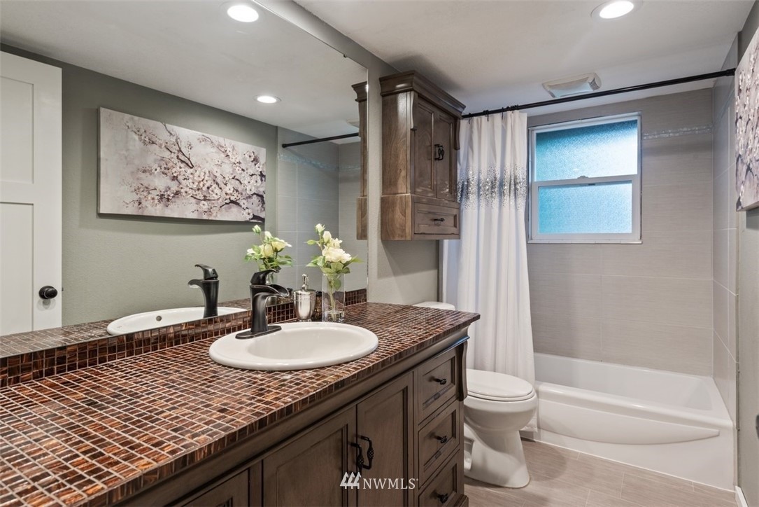 9623 Northeast 203rd Street Bothell, WA 98011 - Photo 14 of 20