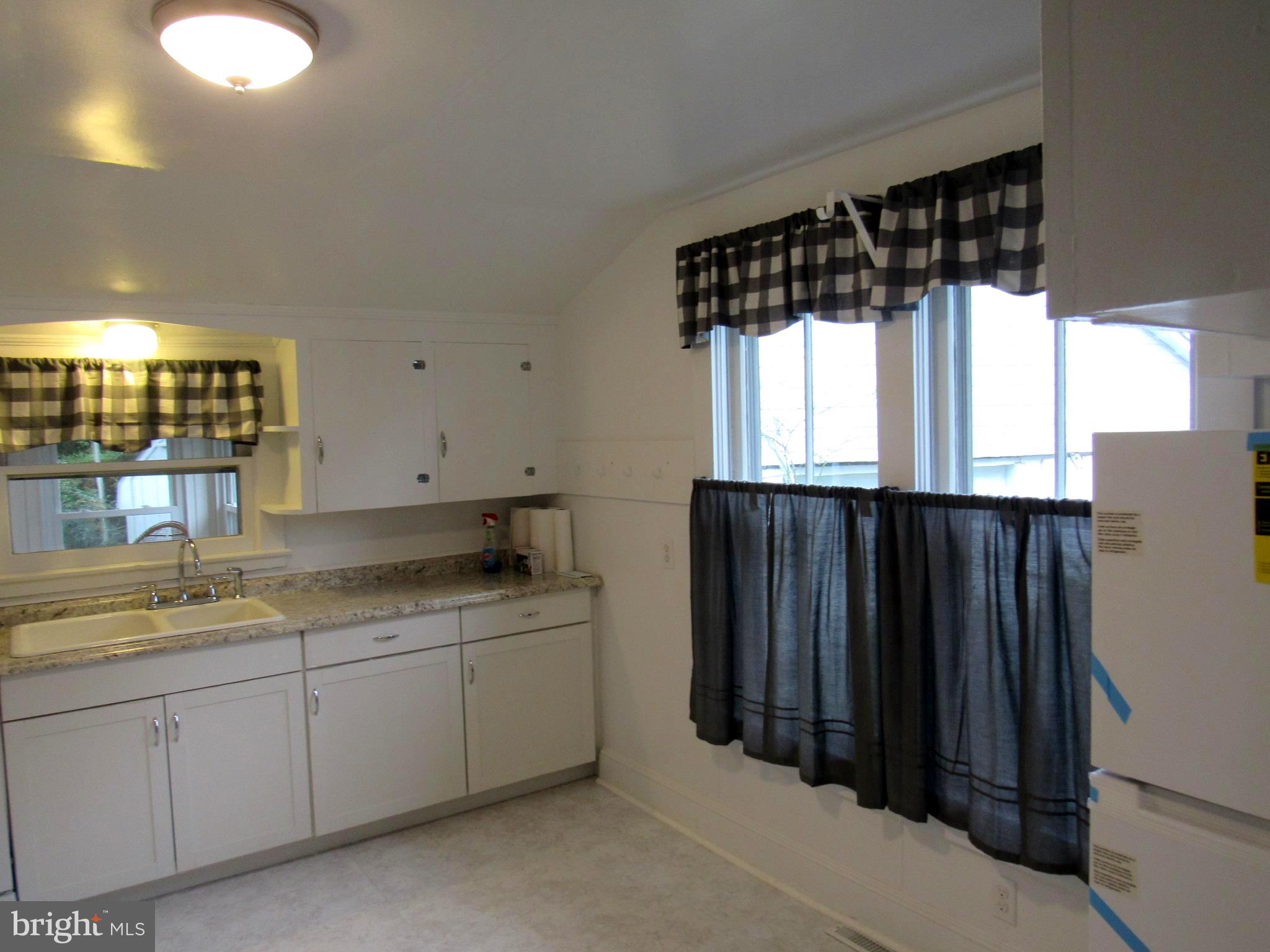 402 Pine Street Laurel, DE 19956 - Photo 12 of 84 Bright and roomy kitchen