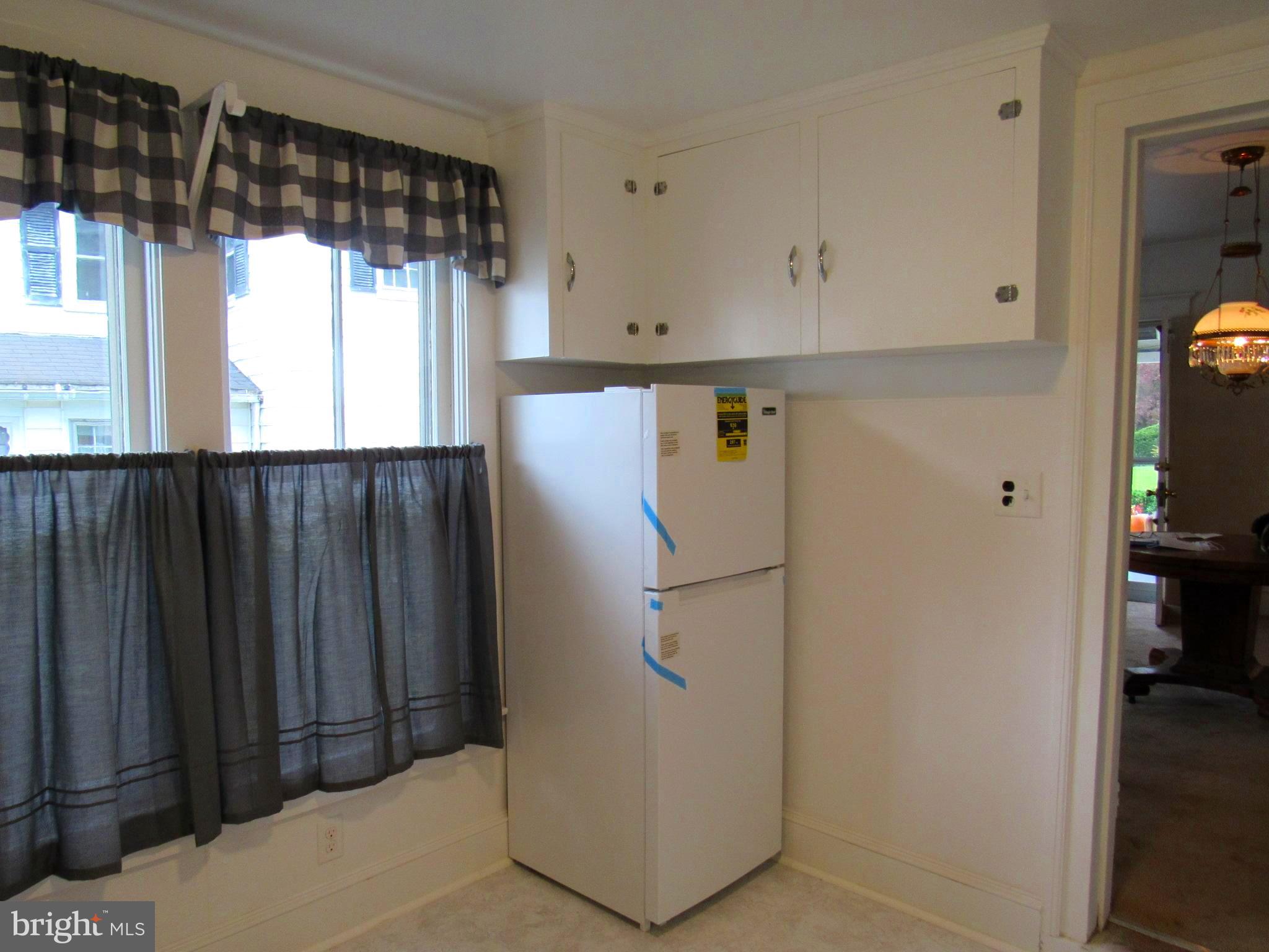 402 Pine Street Laurel, DE 19956 - Photo 17 of 84 More cabinets & room for table too