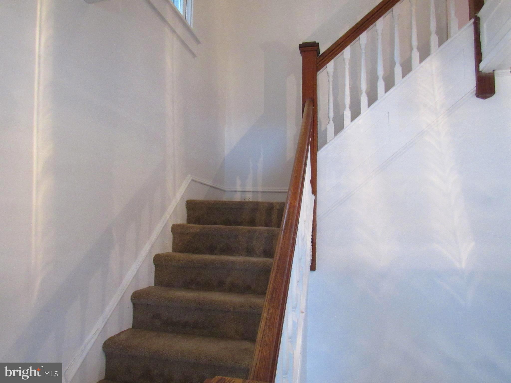 402 Pine Street Laurel, DE 19956 - Photo 24 of 84 To the Second Floor