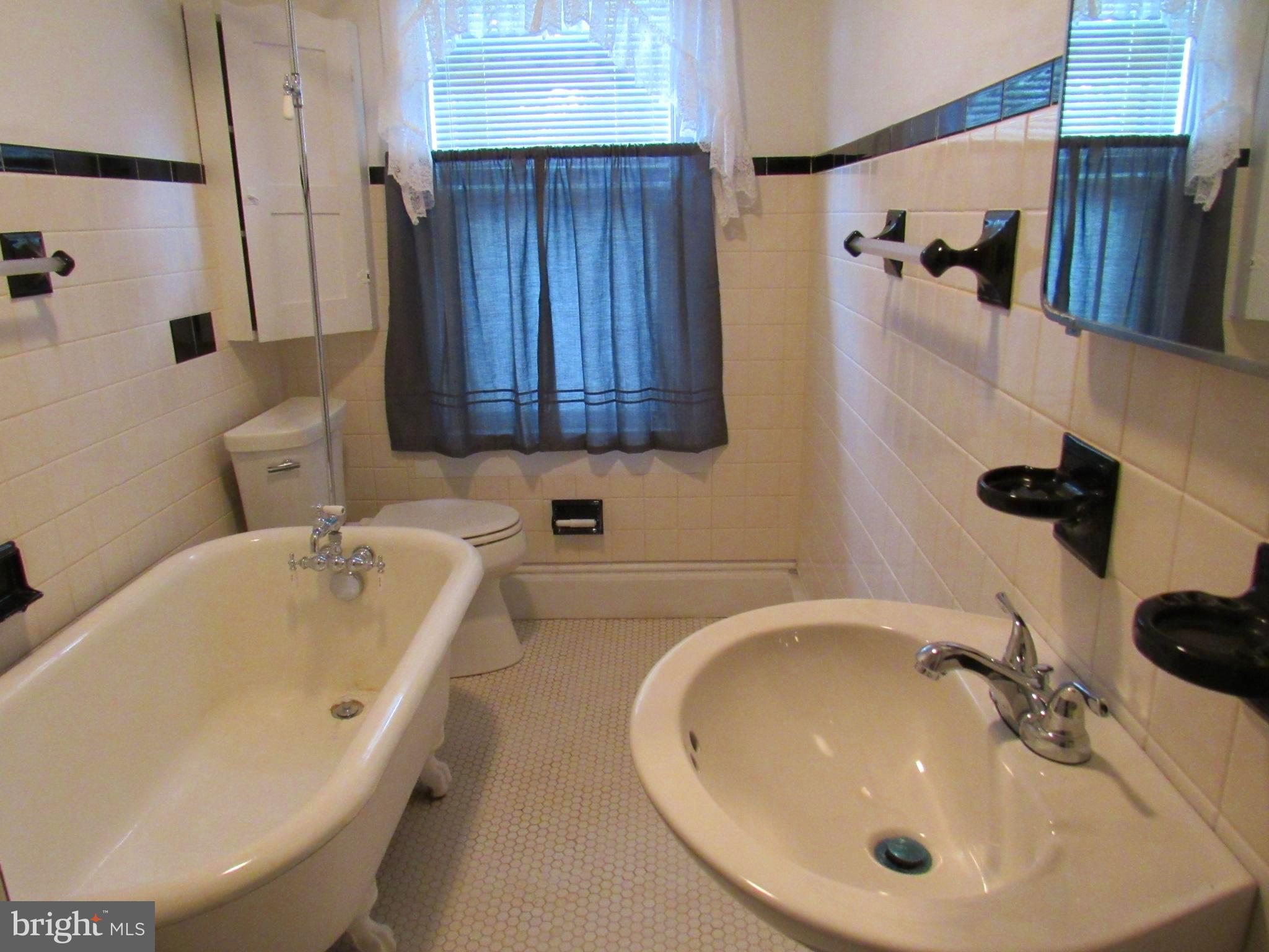 402 Pine Street Laurel, DE 19956 - Photo 30 of 84 Master Bath