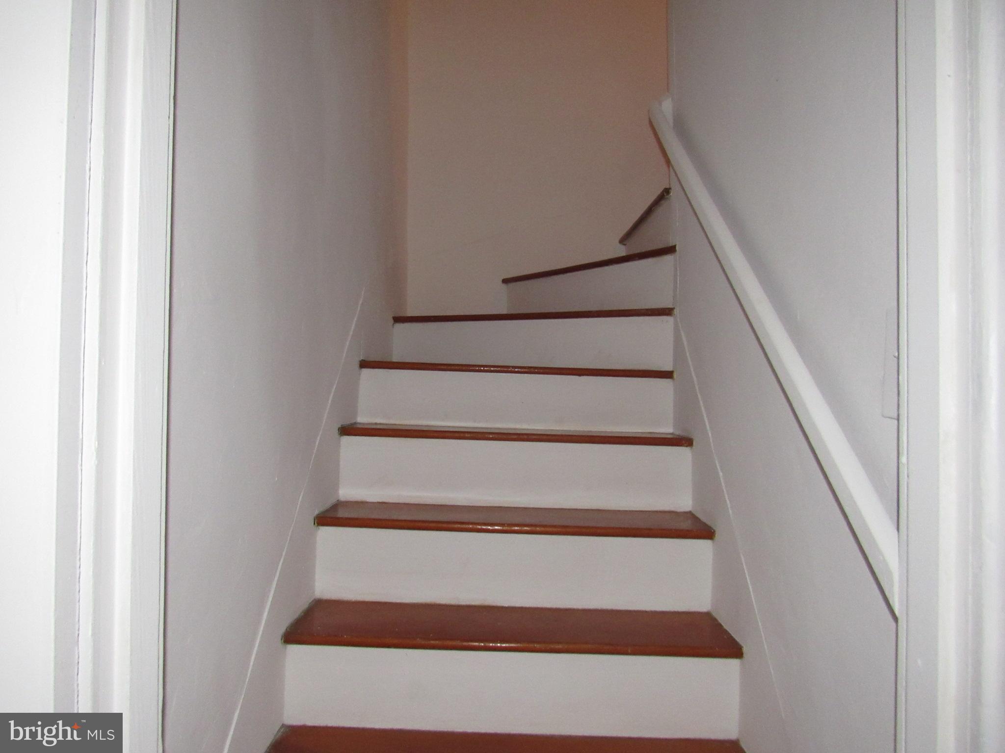 402 Pine Street Laurel, DE 19956 - Photo 47 of 84 Going up the rear staris