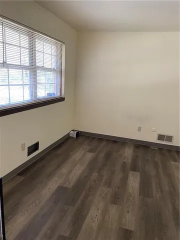 $300,000 | 1147 South 52 Street, Kansas City, KS 66106