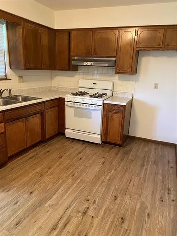 $300,000 | 1147 South 52 Street, Kansas City, KS 66106