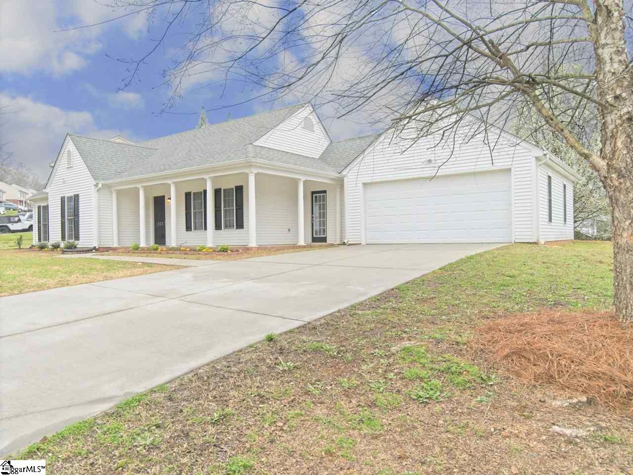 237 Springfield Circle Easley, SC 29642 - Photo 2 of 25 Gallery Image 2