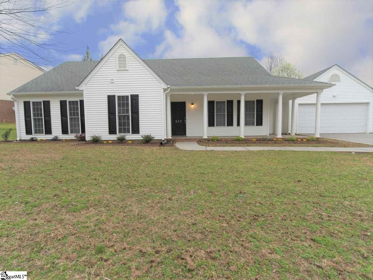 237 Springfield Circle Easley, SC 29642 - Photo 3 of 25 Gallery Image 3