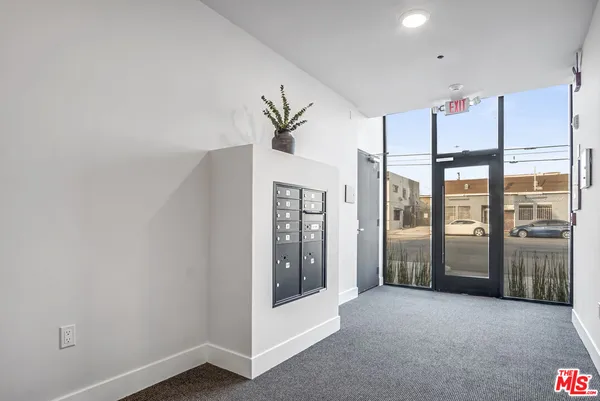 $3,000 | 10035 South Western Avenue, Unit 2, Los Angeles, CA 90047