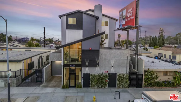 $3,000 | 10035 South Western Avenue, Unit 2, Los Angeles, CA 90047