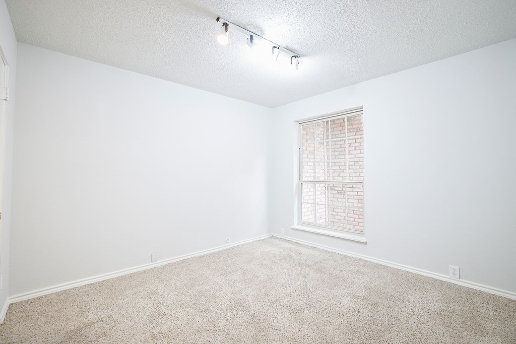 2503 McCue Road, Unit 6 Houston, TX 77056 - Photo 15 of 27 secondary bedroom
