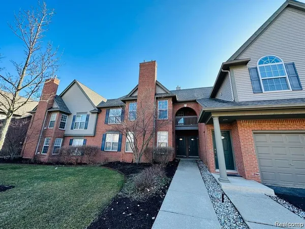 $2,050 | 28410 Carlton Way Drive, Novi, MI 48377