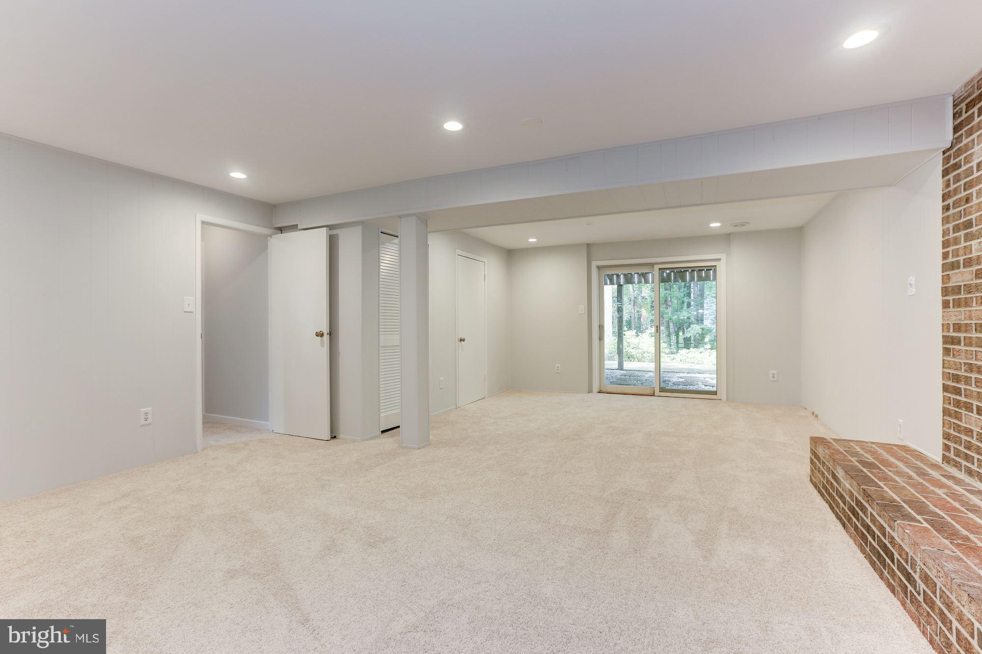 11570 Embers Court Reston, VA 20191 - Photo 17 of 30 a view of an empty room with a window