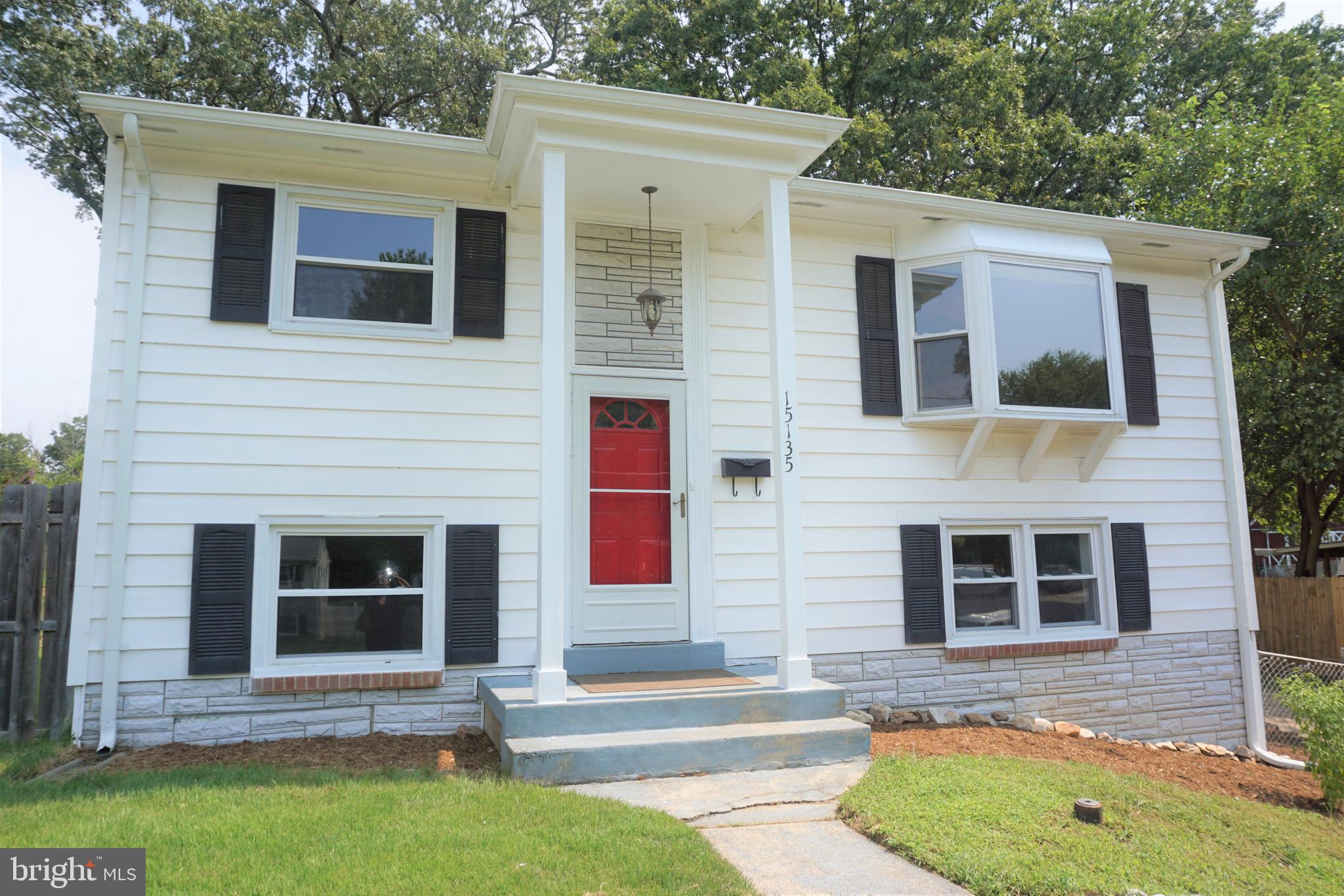 15135 Georgia Road Woodbridge, VA 22191 - Photo 3 of 19 Gallery Image 3