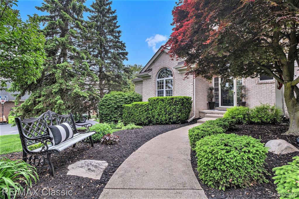 30447 Ridge Court New Hudson, MI 48165 - Photo 5 of 73