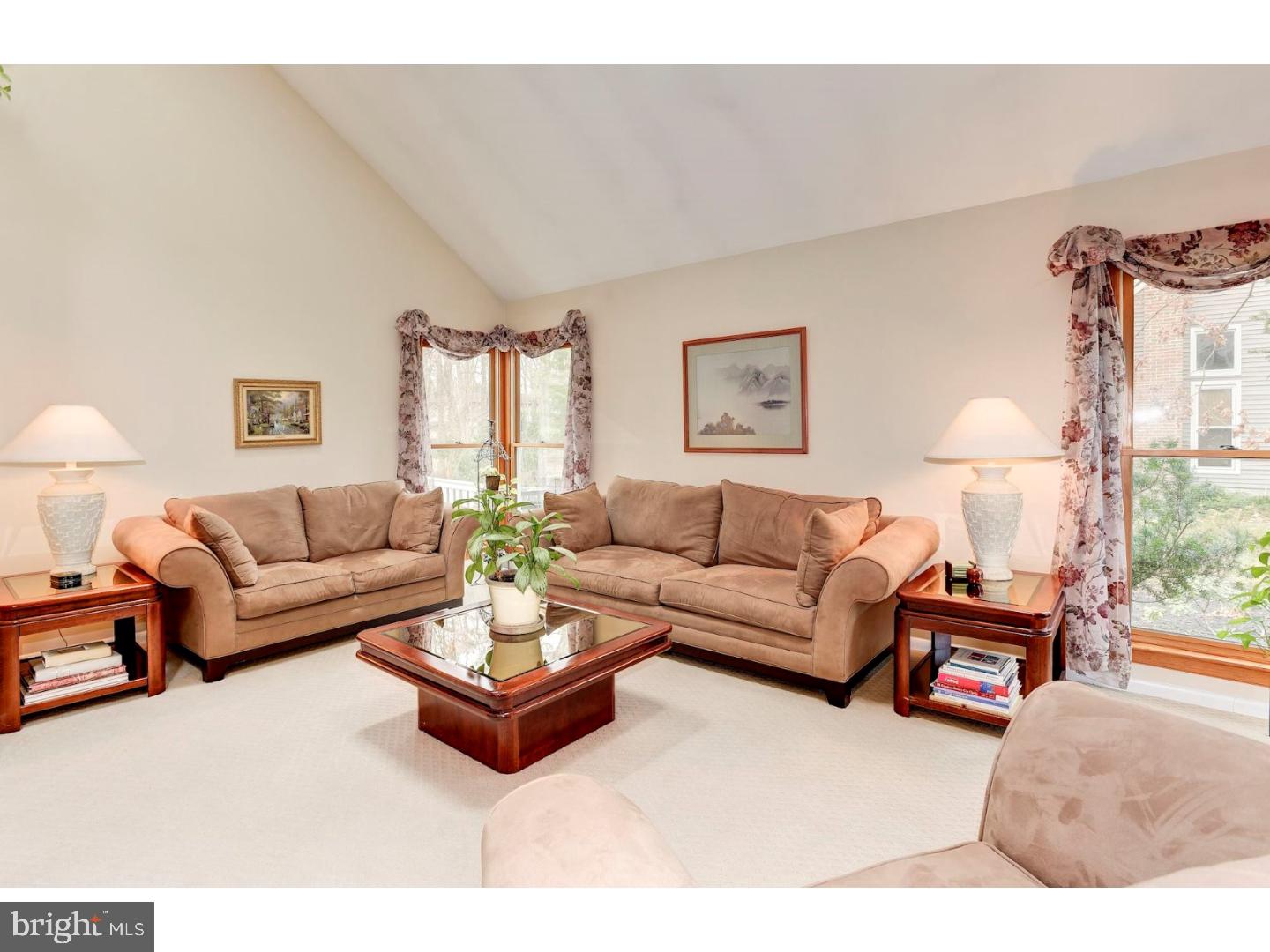 11 Woodbrook Road Voorhees, NJ 08043 - Photo 5 of 25 Living Room
