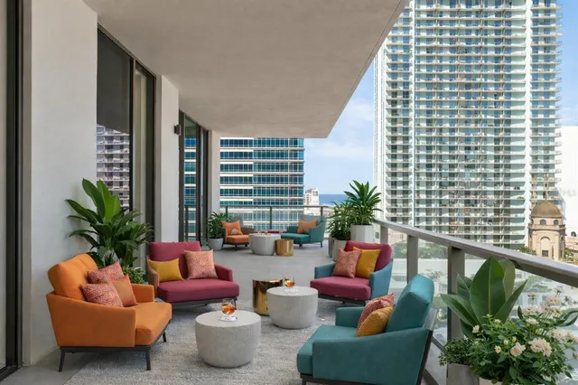 $2,100,000 | 275 1st Avenue South, Unit 1202, St. Petersburg, FL 33701