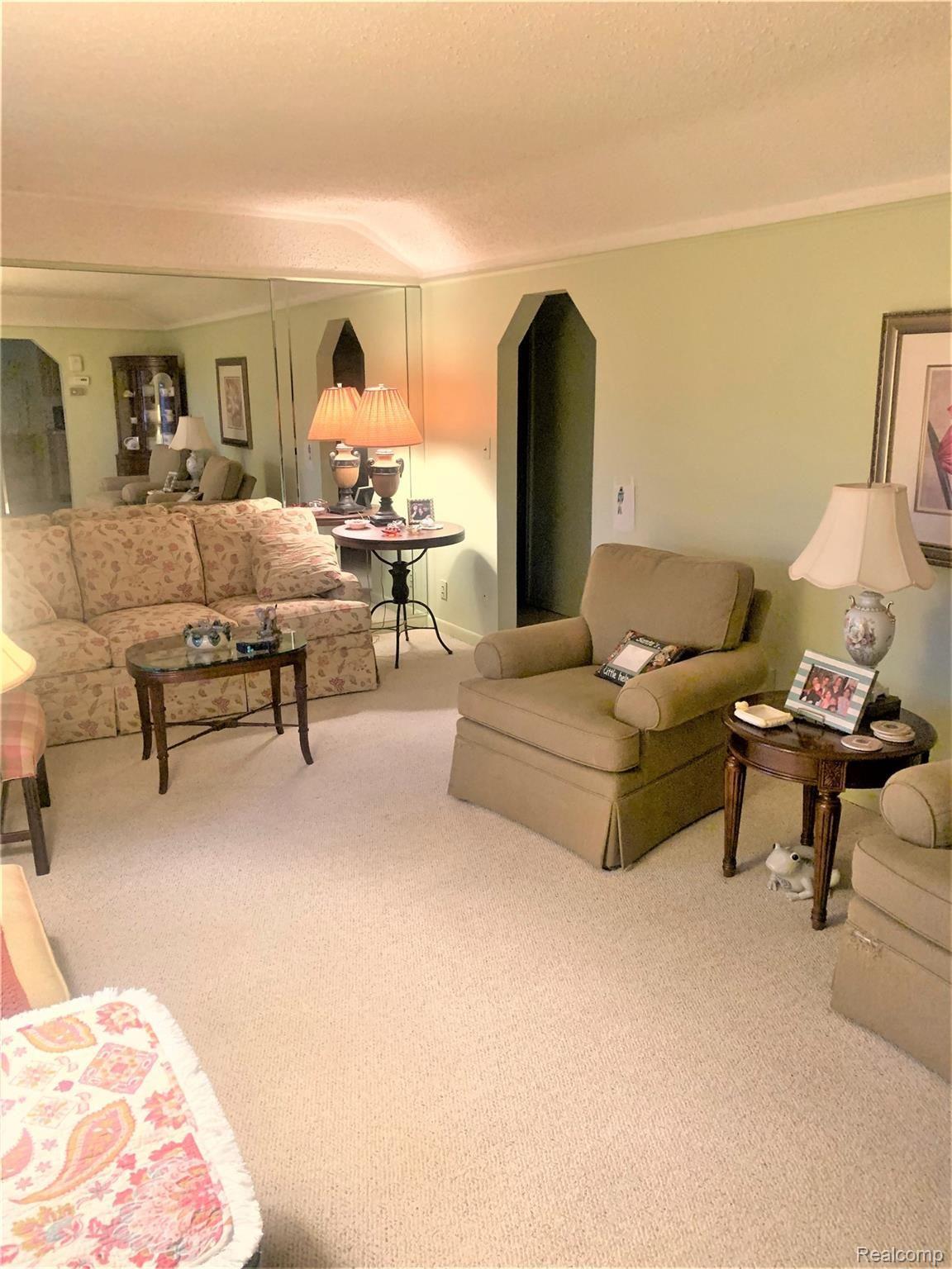 6218 Inkster Road Dearborn Heights, MI 48127 - Photo 14 of 52 IMG_5152.JPG